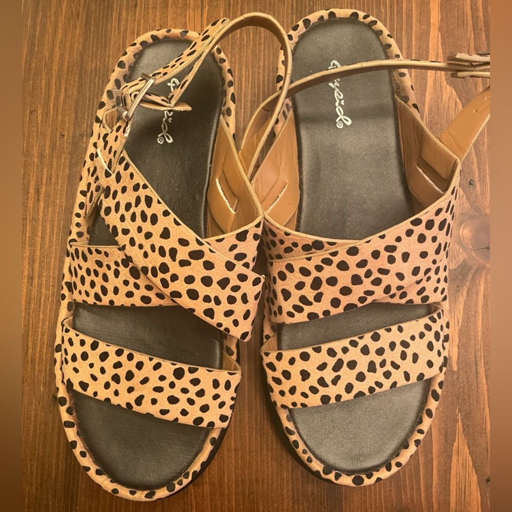 Quips animal print sandals size 39